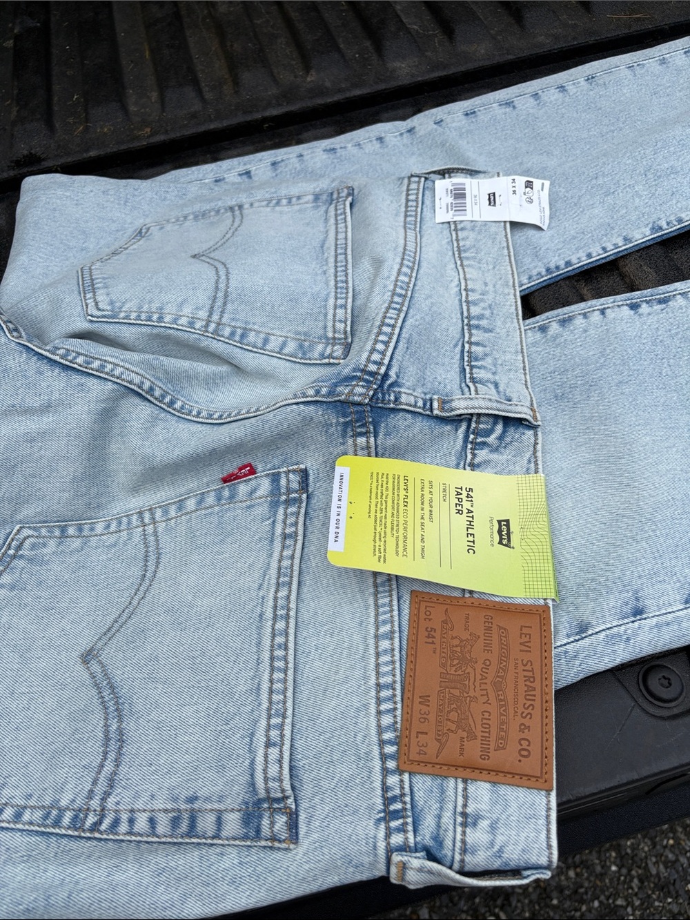 Levi's Men's Light Wash Straight Jeans